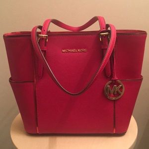 Michael Kors Jet Set Medium Red Pocketed Tote